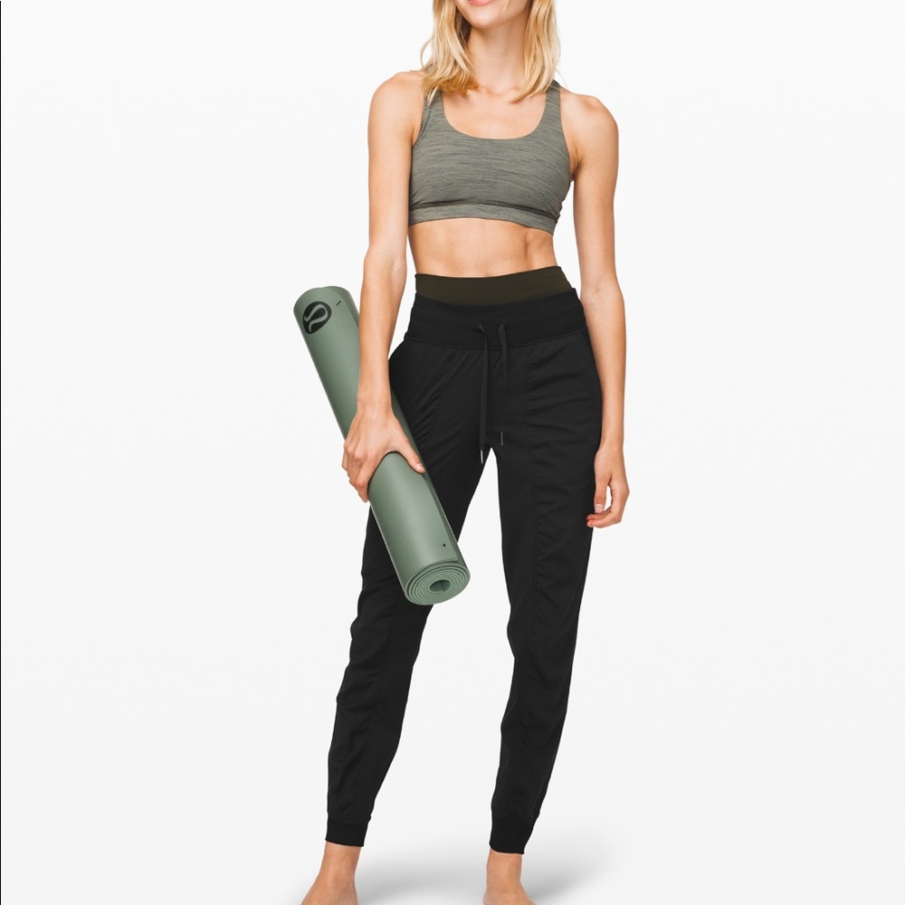 EUC Lululemon Dance Studio Jogger!! ✨